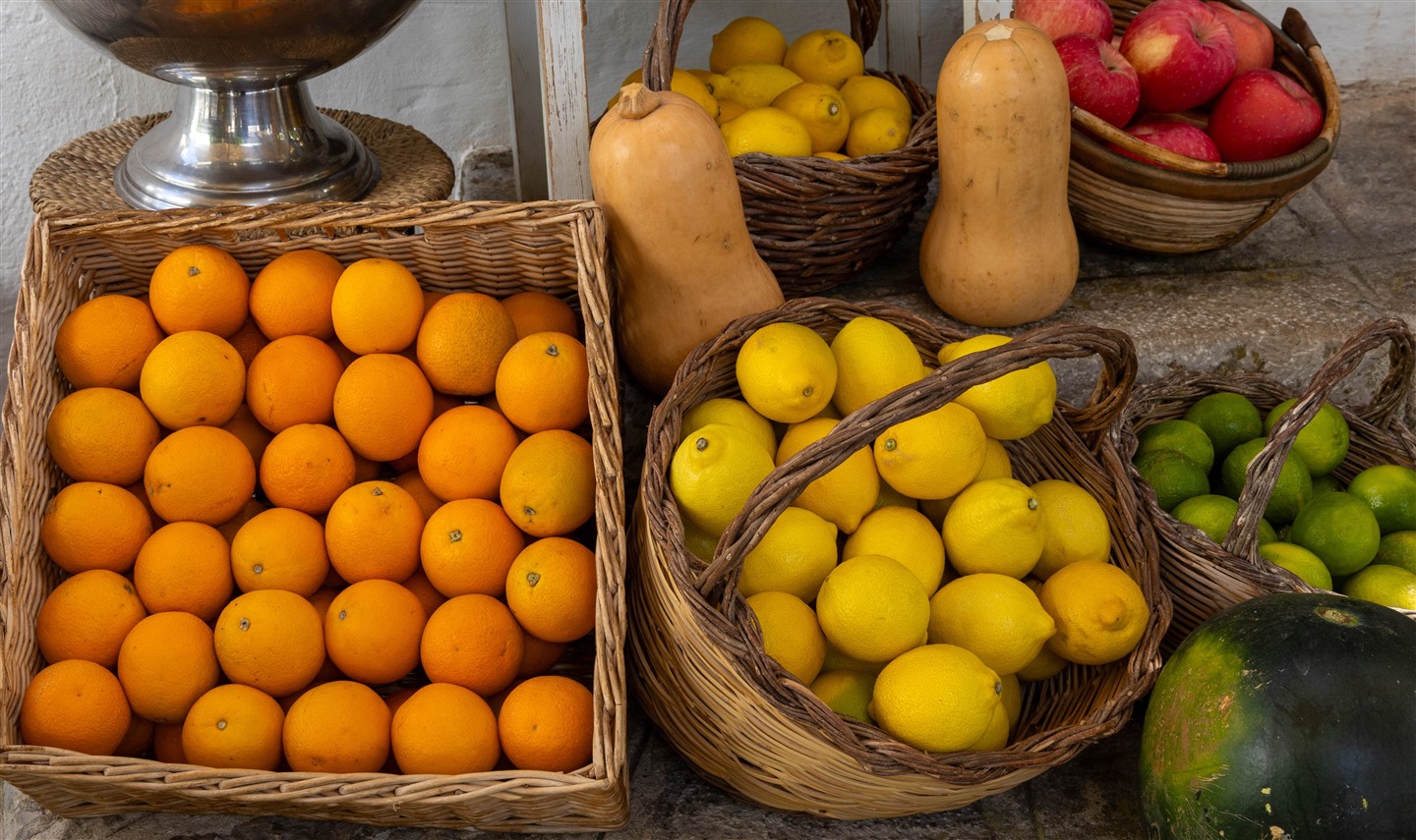 fruit-op-de-markt-op-ibiza.jpg